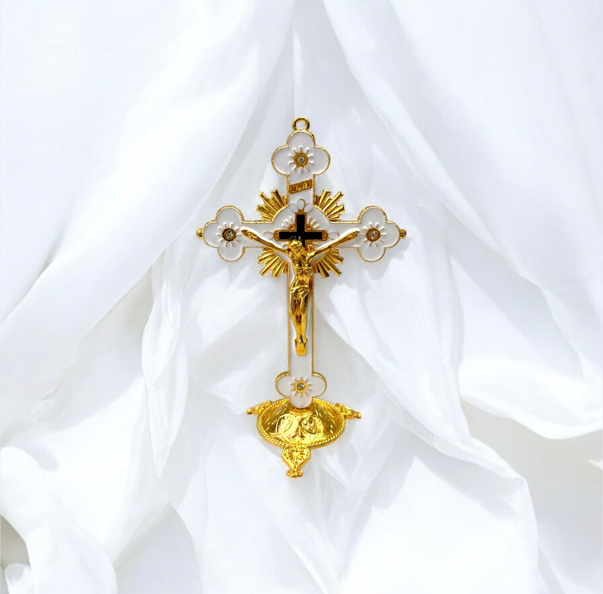 Croix Chrétienne Blanche